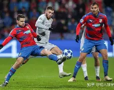 星空体育官网-沃尔夫斯堡主教练哈森许特尔